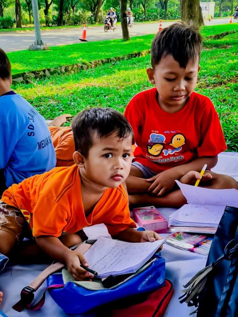 bimbingan belajar untuk anak jalanan