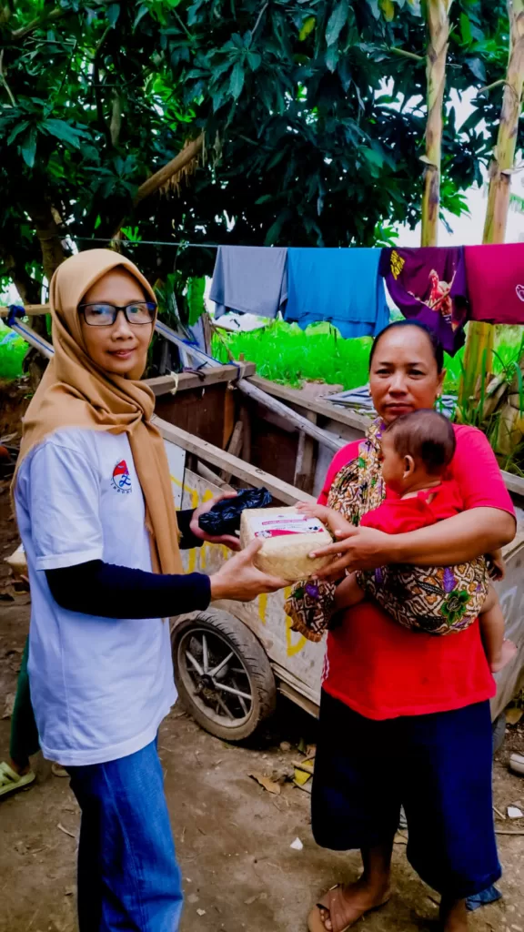 Penyaluran qurban kepada penerima mmanfaat